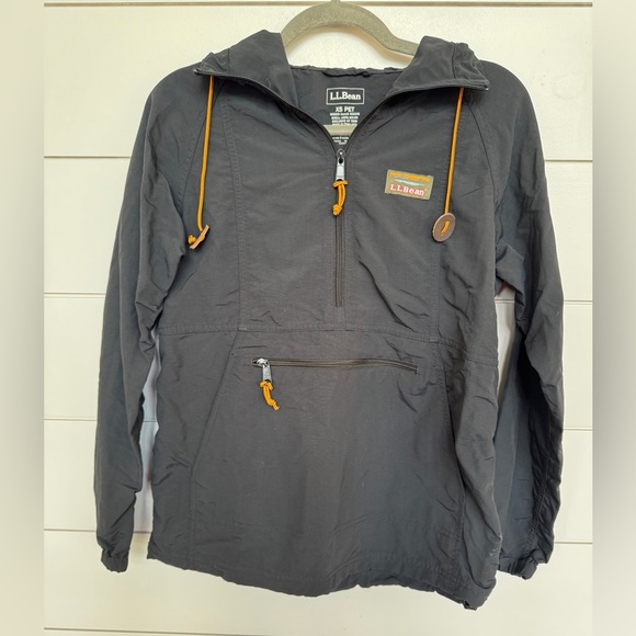 L.L.Bean Women’s Mountain Classic Anorak
Size XSPetite - Picture 2 of 8